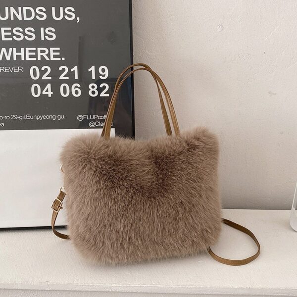 Trendy Plush Crossbody Bag for Women – Soft, Stylish & Spacious Handbag for Casual Outings, Travel & Daily Use - Image 2